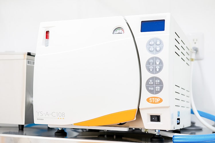 高圧蒸気滅菌器（オートクレーブ）